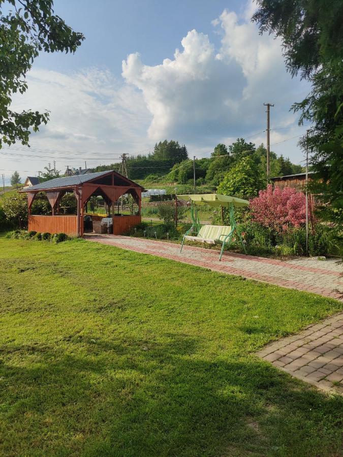 Przy Winogronie Hotel Uherce Mineralne Bagian luar foto