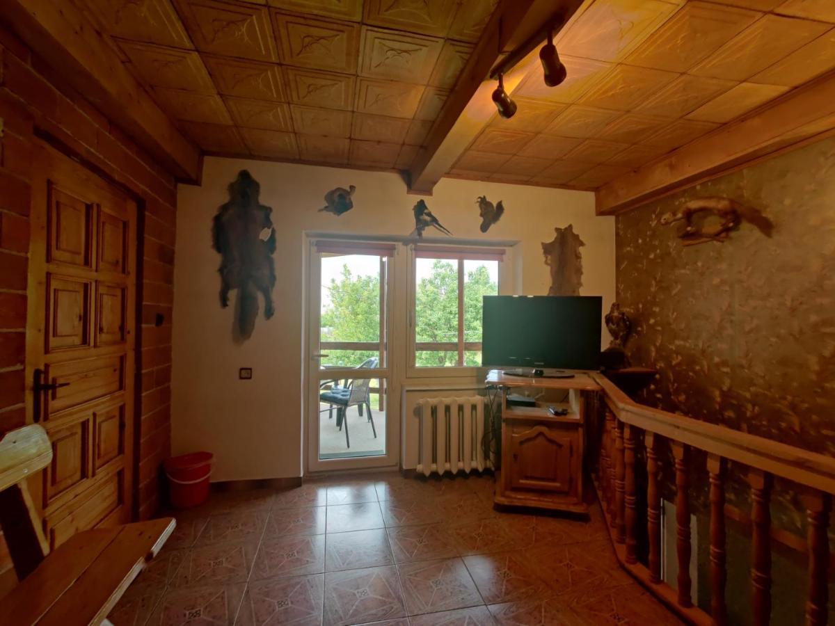 Przy Winogronie Hotel Uherce Mineralne Bagian luar foto